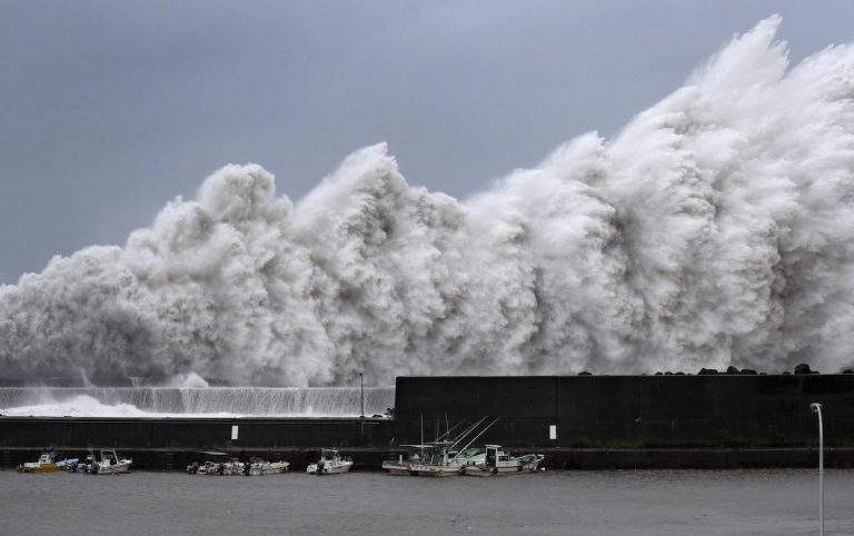 Kimbunga Jebi chaikumba Japan