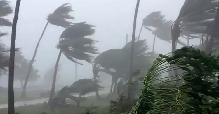 Dhoruba zatishia maisha Ufilipino, Marekani