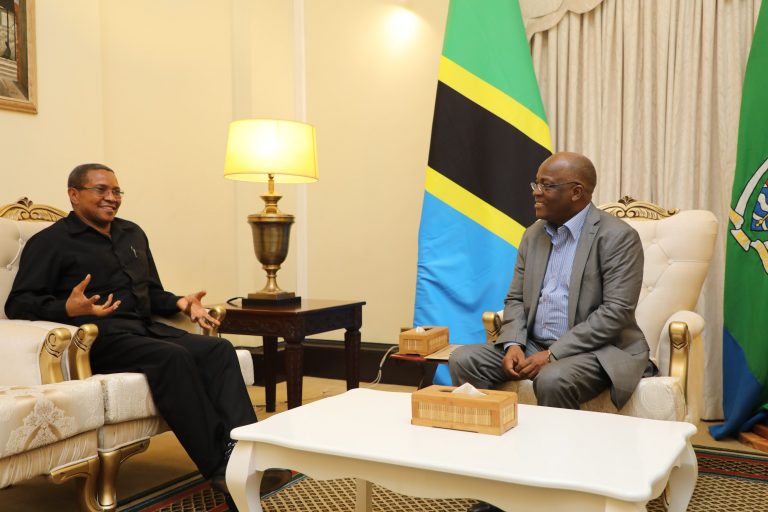 Rais Magufuli akutana na Dkt Kikwete