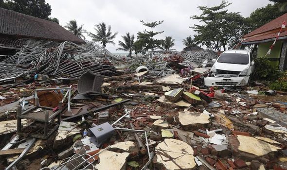 Tsunami yasababisha hofu Indonesia