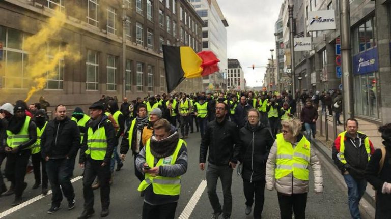 Waandamanaji wajitokeza tena jijini Paris kuipinga serikali