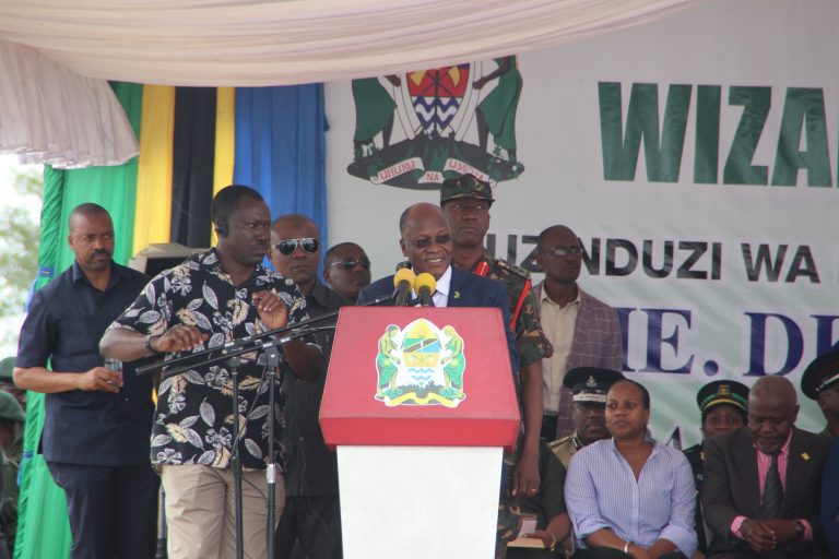 Rais Dkt. JOHN MAGUFULI aagiza kuchukuliwa hatua kwa watumishi wanaojihusisha na ujangili