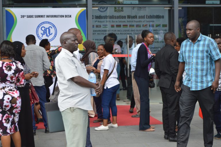 Picha za Maukio mbalmbali ya maonesho ya 4 ya SADC