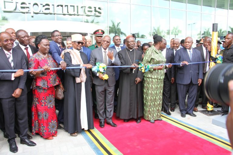 Rais Magufuli awataka watanzania kutembea kifua mbele