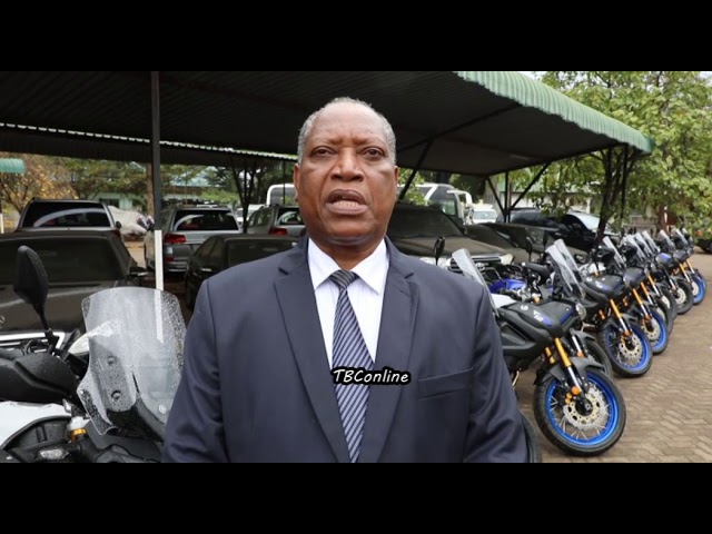 Waziri Palamagamba Kabudi aridhishwa na pikipiki mpya zitakazokuwa kwenye msafara wa viongozi – SADC