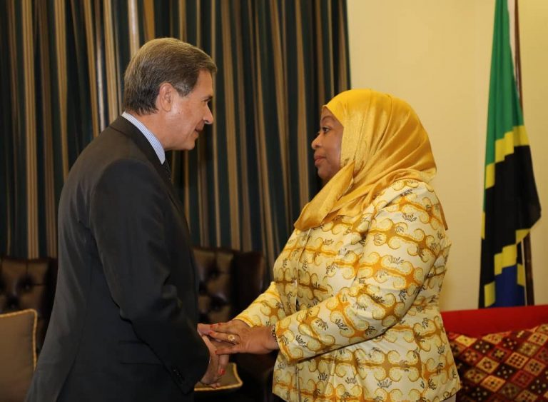 Mabalozi wa Denmark, Ufaransa na Qatar wakutana na Makamu wa Rais