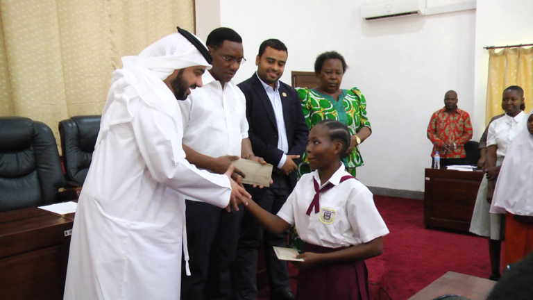 Wanafunzi wa Kike 100 waliofaulu masomo ya Sayansi kupatiwa ufadhili