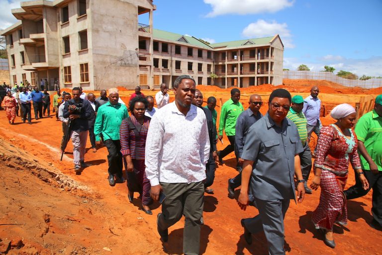 Waziri Mkuu akagua ujenzi wa hospitali ya Rufaa Kanda ya Kusini