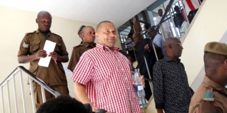 Aveva, Kaburu waachiwa kwa Dhamana