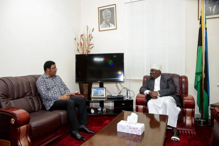 Waziri Mkuu Kassim Majaliwa amewasili visiwani Zanzibar kwa ziara ya kikazi.