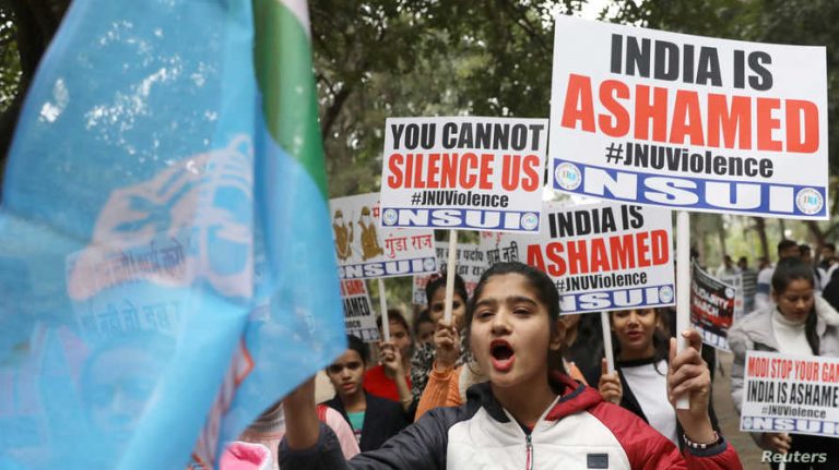Maandamano yaikumba India baada ya kushambuliwa wanafunzi na Waalimu