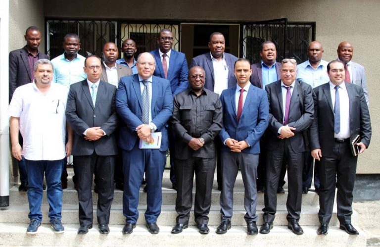 Dkt. Mwakyembe akutana na Wawekezaji katika sekta ya michezo