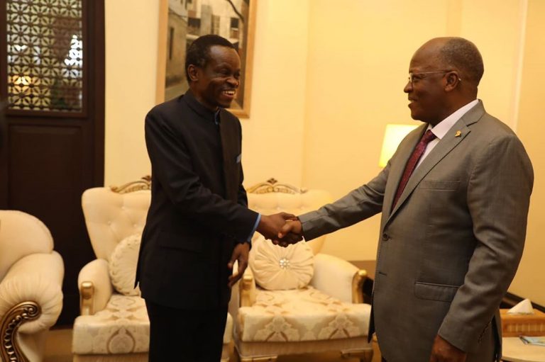 JPM akutana na Profesa Lumumba