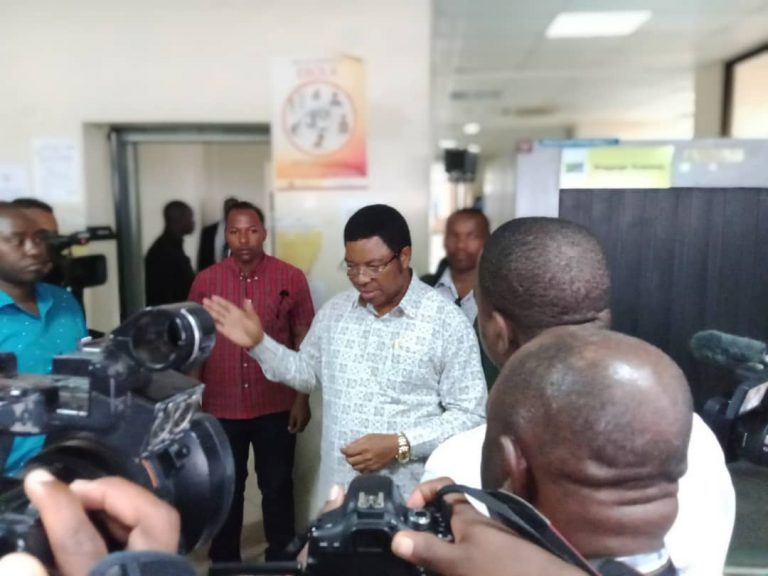 Majaliwa: Wageni wanaoingia nchini wapimwe