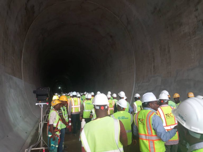 Viongozi wa serikali  watembelea reli ya SGR