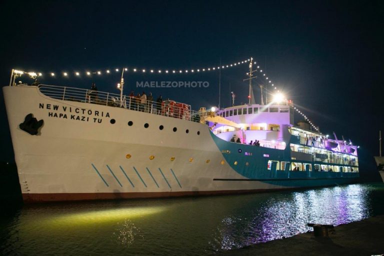 Meli ya New Victoria Hapa Kazi Tu kuanza safari