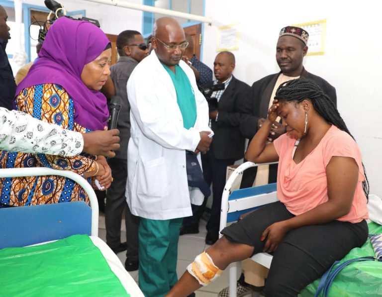 Makamu wa Rais awajulia hali majeruhi wa ajali ya treni