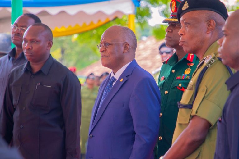 Rais Magufuli ampa waziri siku saba polisi wastaafu walipwe mafao yao