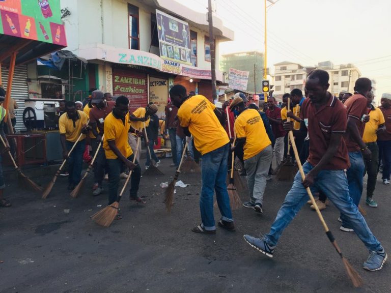 Makondakta waisafisha Mwanza kumkaribisha Rais