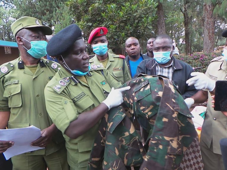 Ashikiliwa kwa kukutwa na sare za JWTZ