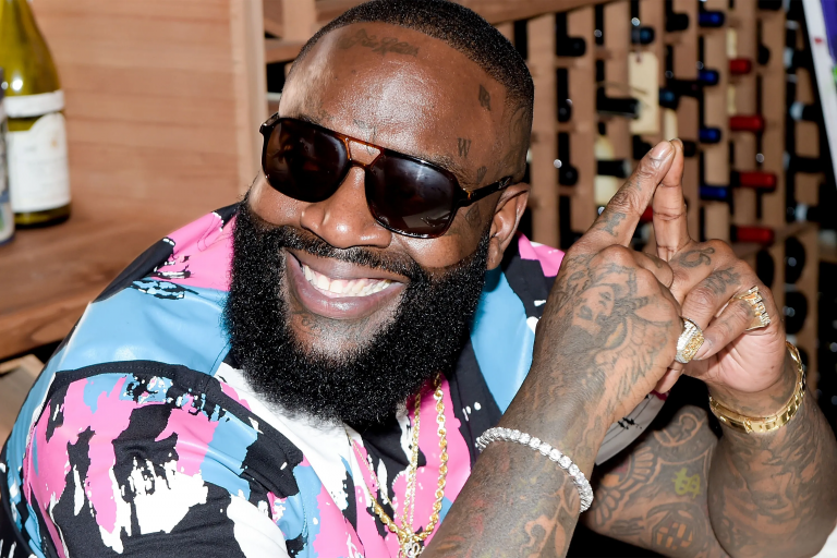 Rick Ross kupanda mlima Kilimanjaro