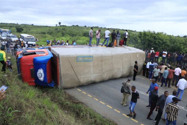 Lori lakata mawasiliano Barabara ya Msata – Segera