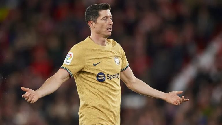 Lewandowski nje Barca vs Real Madrid