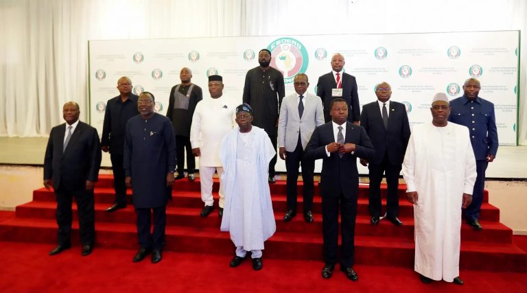 ECOWAS Yaidhinisha Niger Kuvamiwa Kijeshi